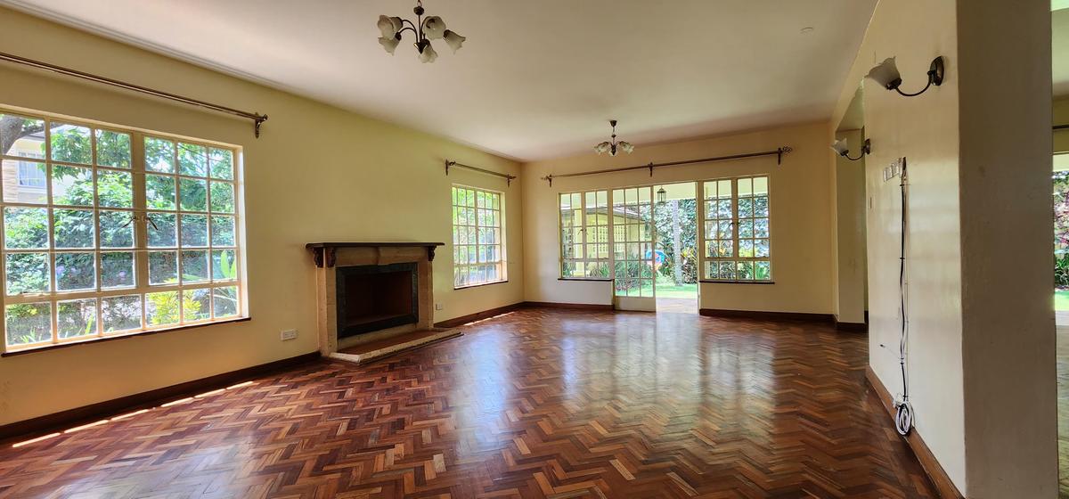 5 Bed Villa with En Suite in Lavington - 4