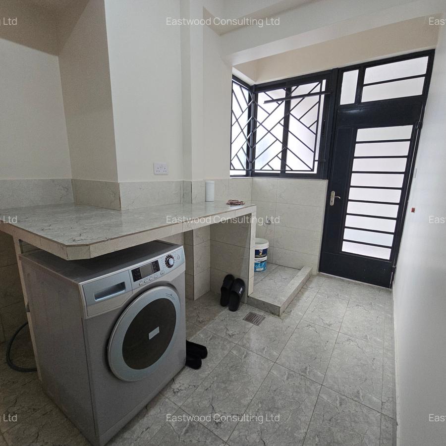 3 Bed Apartment with En Suite at The Crescent - 2