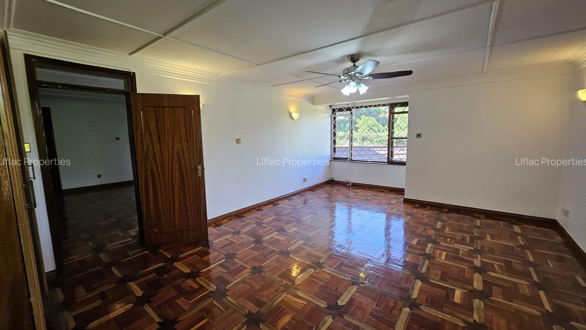 4 Bed House with En Suite in Runda - 20