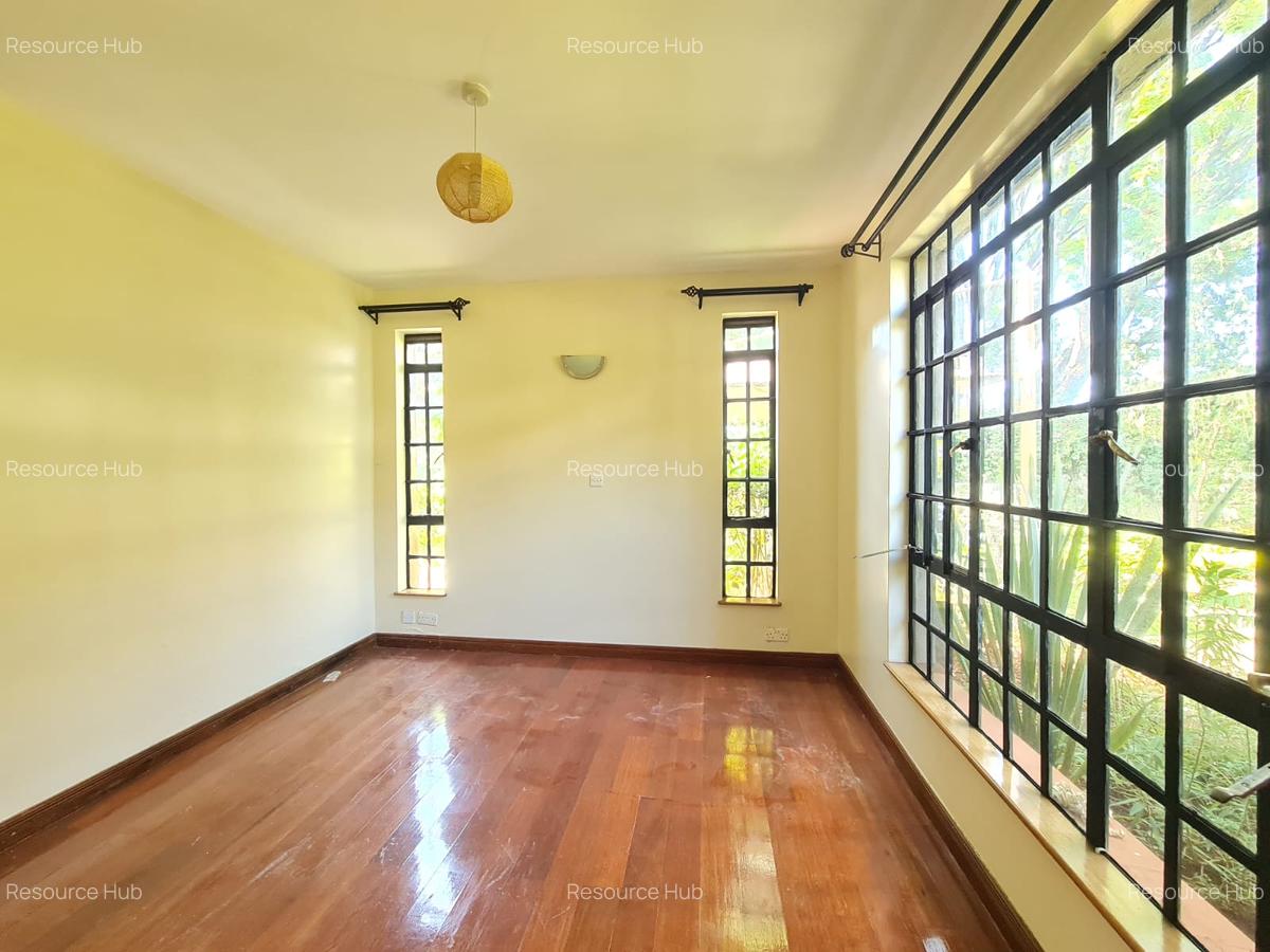 4 Bed House with En Suite at Hardy - 18