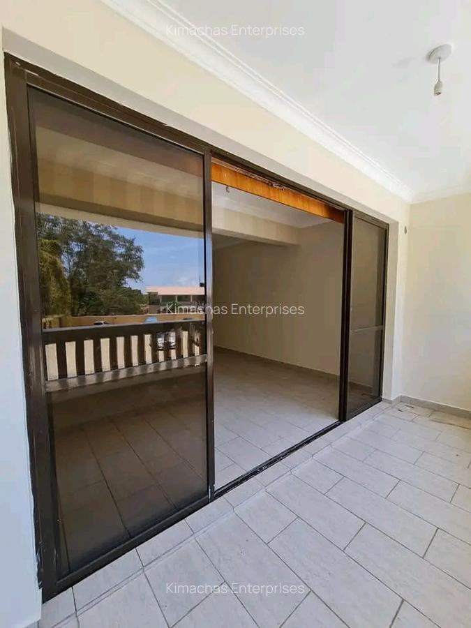 3 Bed Apartment with En Suite at Moyne Drive - 14