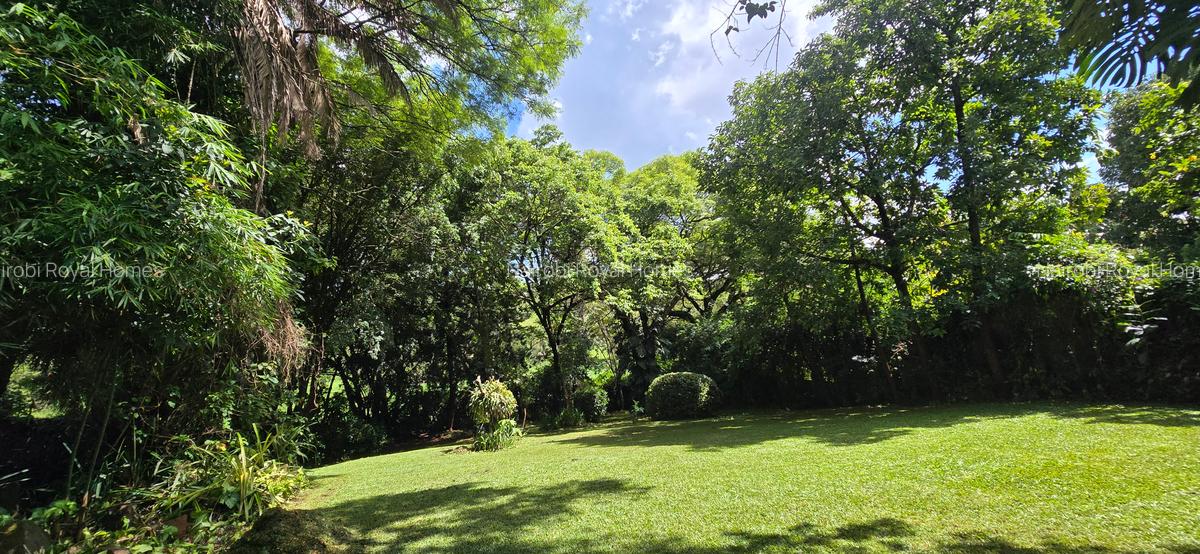 5 Bed House with En Suite at Un Crescent - 12