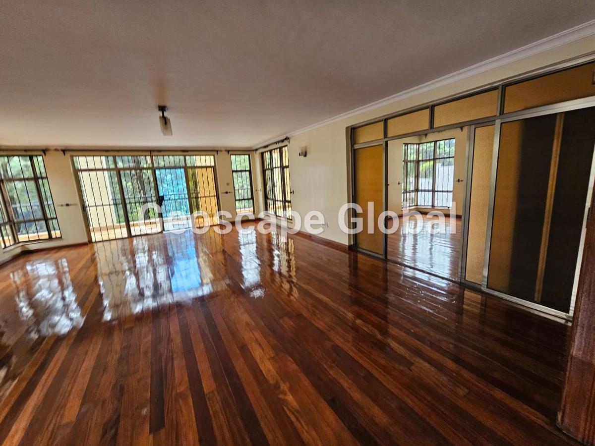 5 Bed House with En Suite in Kitisuru - 1