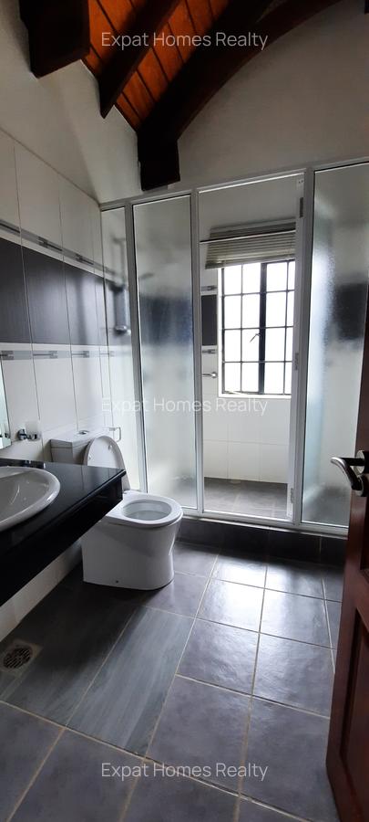 5 Bed Townhouse with En Suite in Lavington - 5