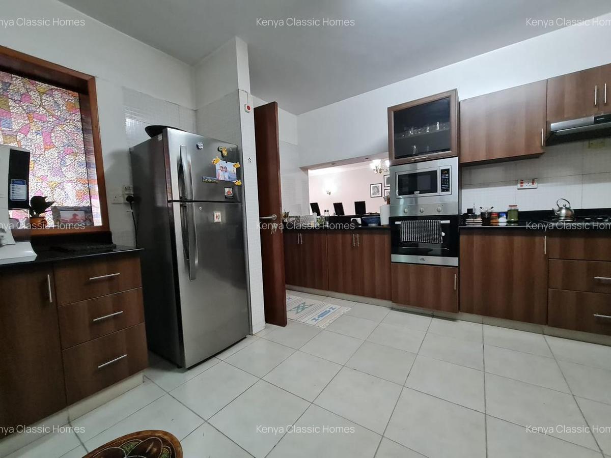 3 Bed Apartment with En Suite at Kilimani - 7
