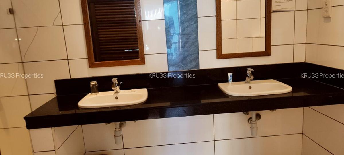 2 Bed Apartment with En Suite at As77 - 8