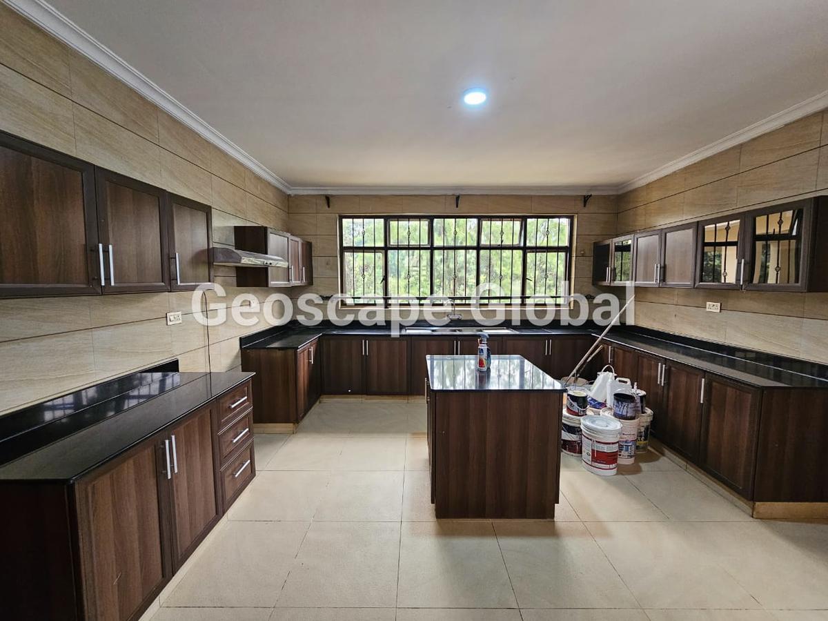 5 Bed House with En Suite in Kitisuru - 3