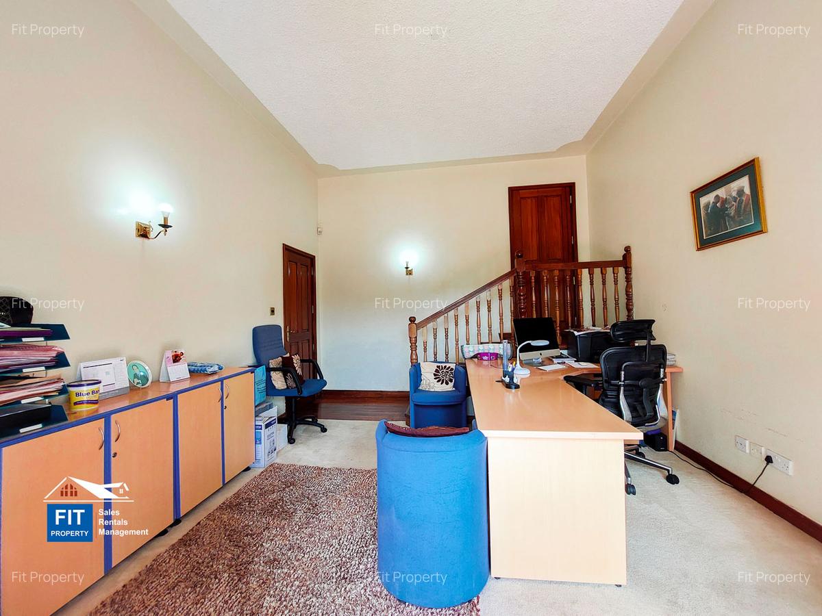 5 Bed House with En Suite at Nairobi - 10