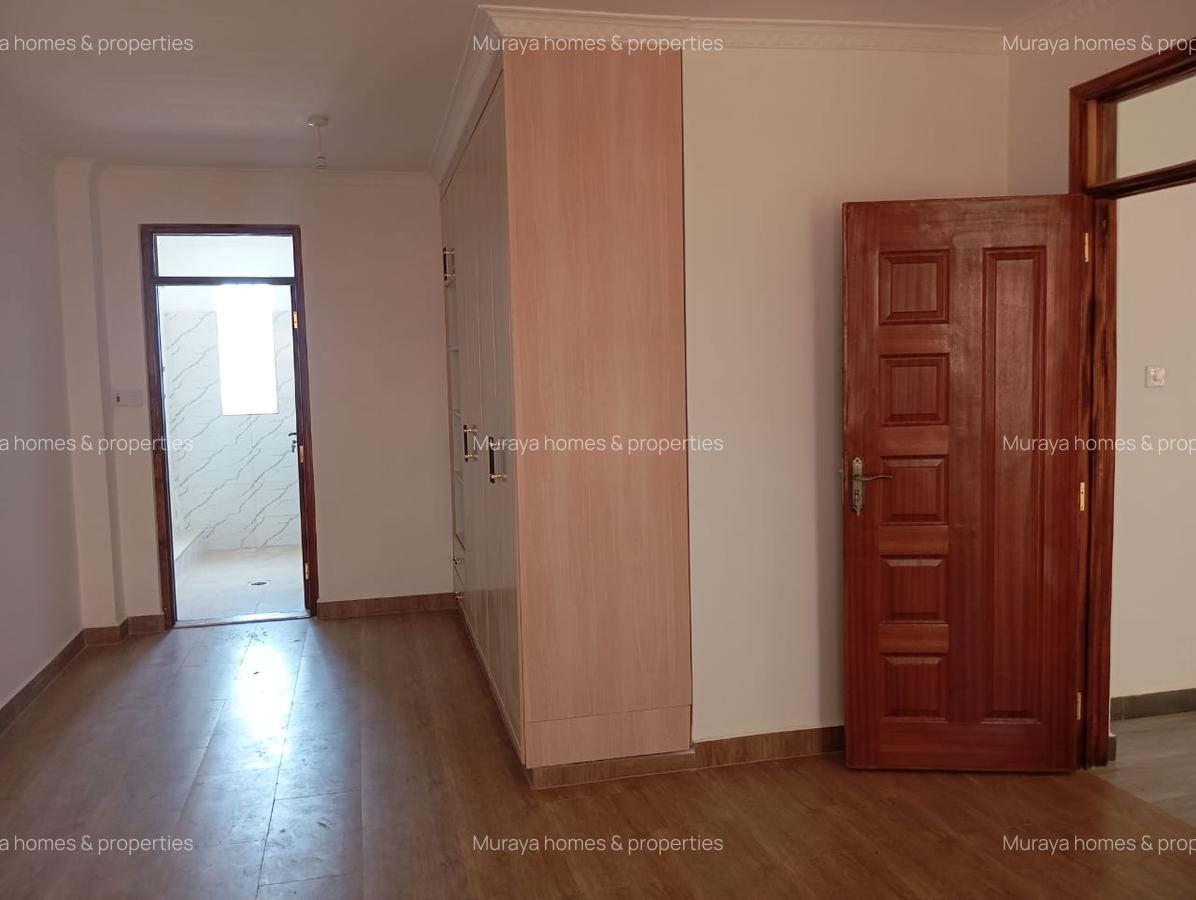 6 Bed House with En Suite at Membley - 14