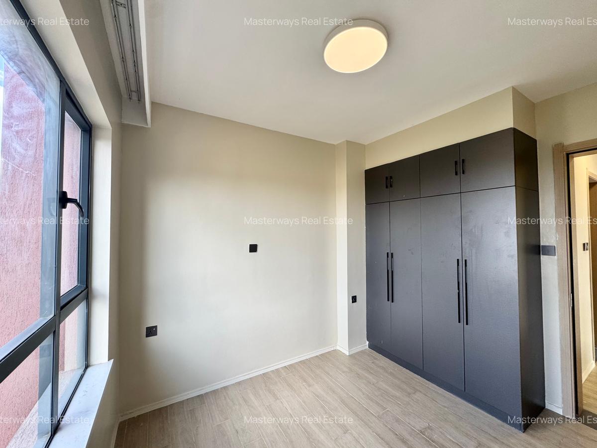 2 Bed Apartment with En Suite in Lavington - 7