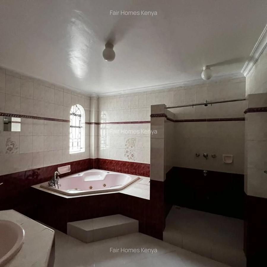 5 Bed Townhouse with En Suite at Riverside Drive - 16