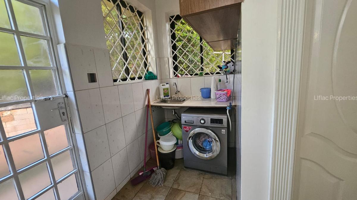 4 Bed Townhouse with En Suite in Kiambu Road - 18