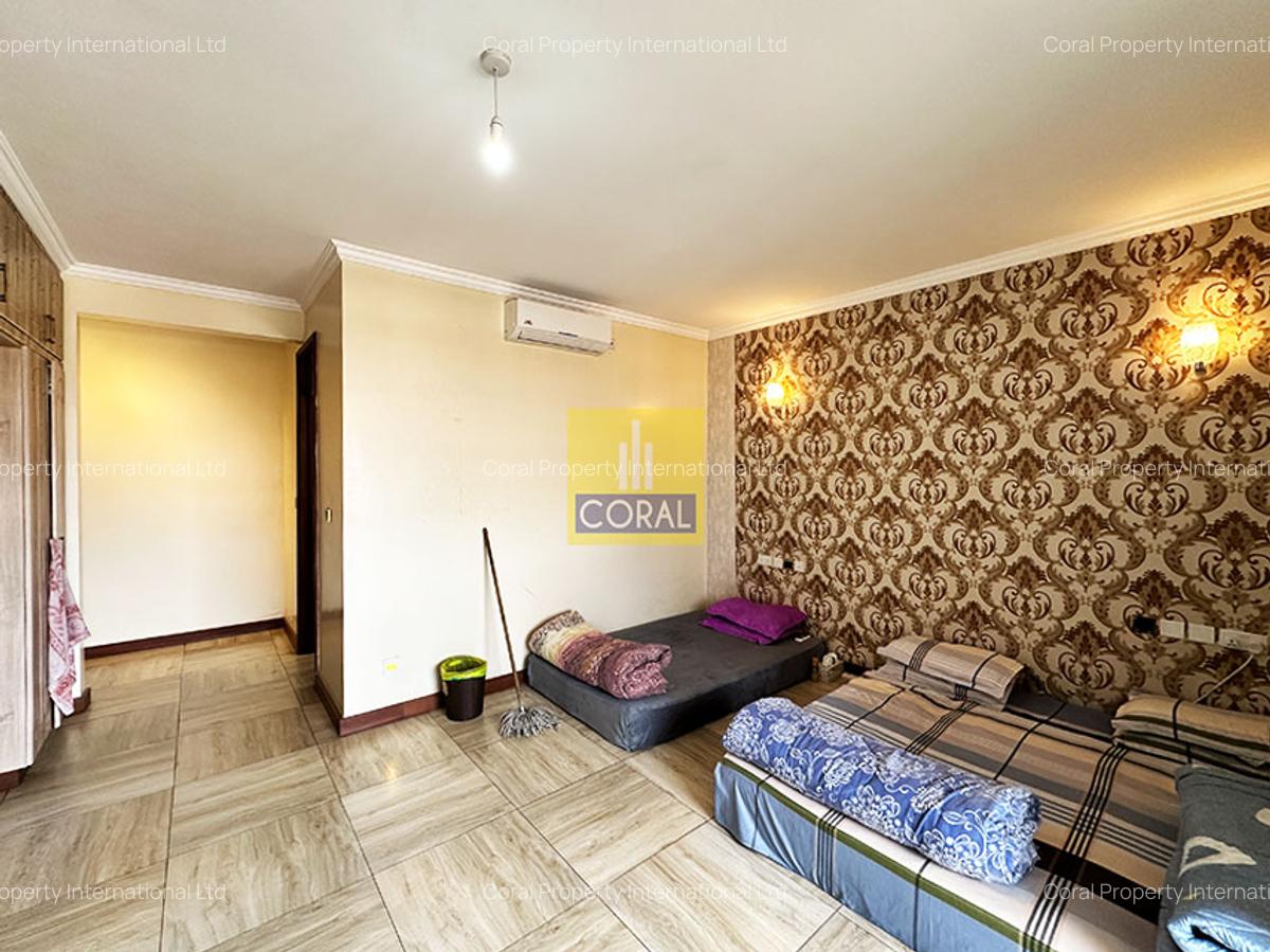 3 Bed Apartment with En Suite in Parklands - 12