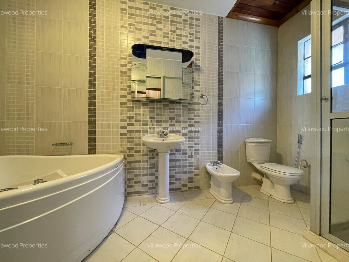 5 Bed Villa with Staff Quarters in Lavington - 4