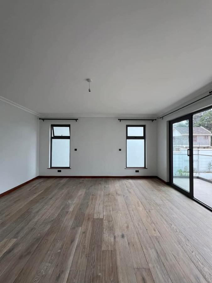 5 Bed Villa with En Suite in Lavington - 11