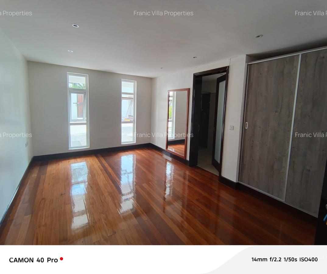 5 Bed House with En Suite at Runda - 19