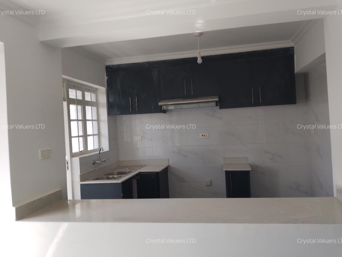 1 Bed Apartment with En Suite in Lavington - 3