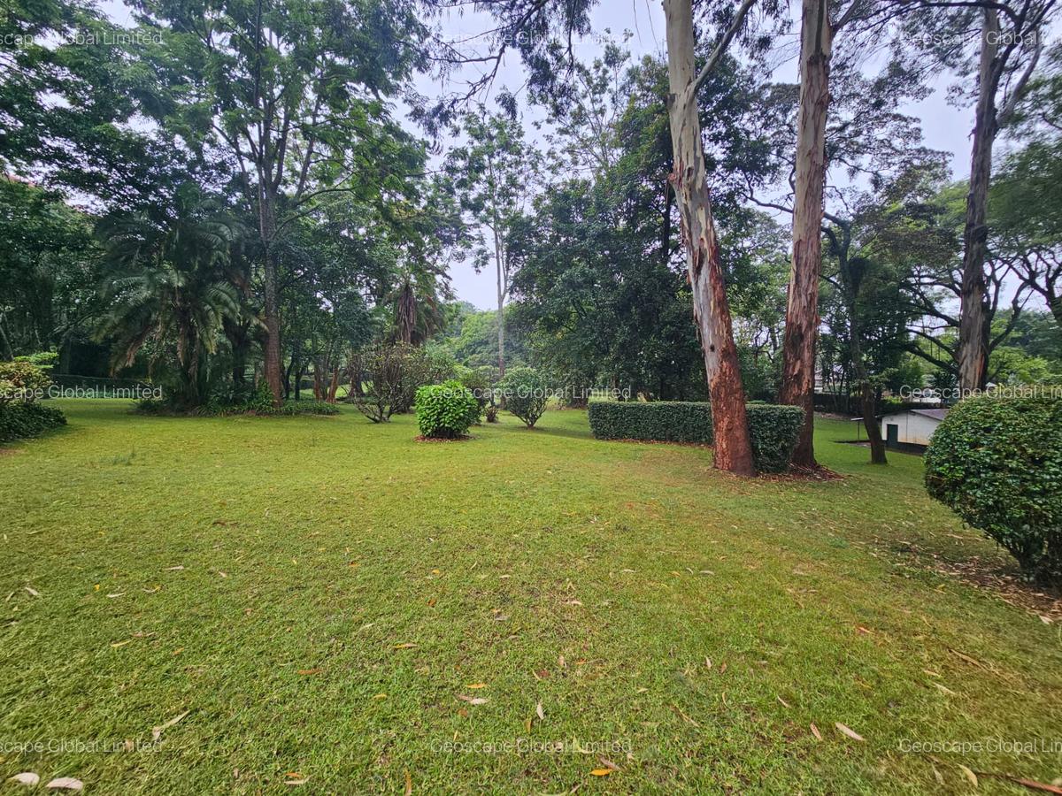 4 Bed House with En Suite in Rosslyn - 5