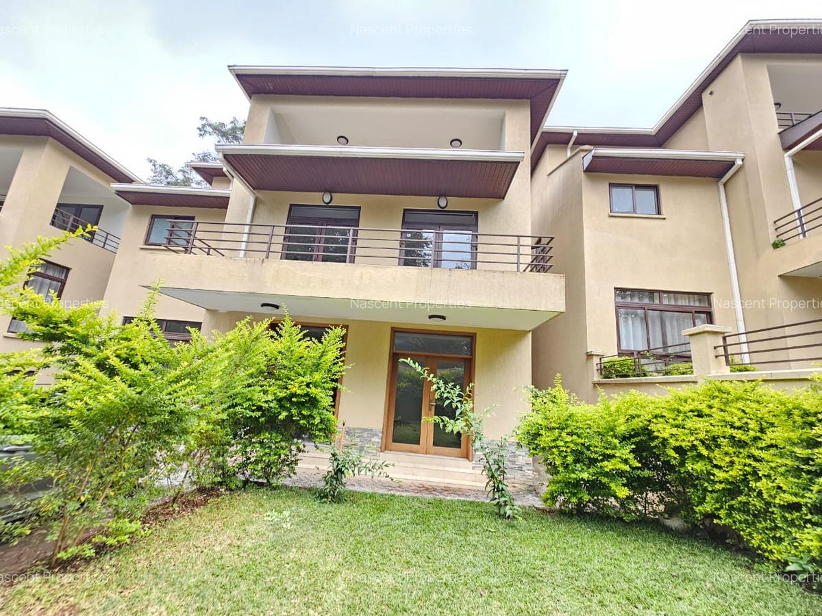 5 Bed Villa with En Suite in Lavington - 1