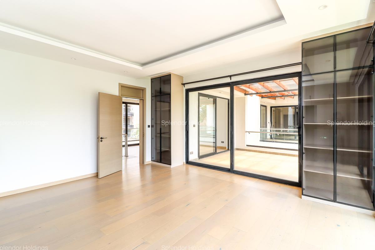 4 Bed Townhouse with En Suite in Lavington - 17