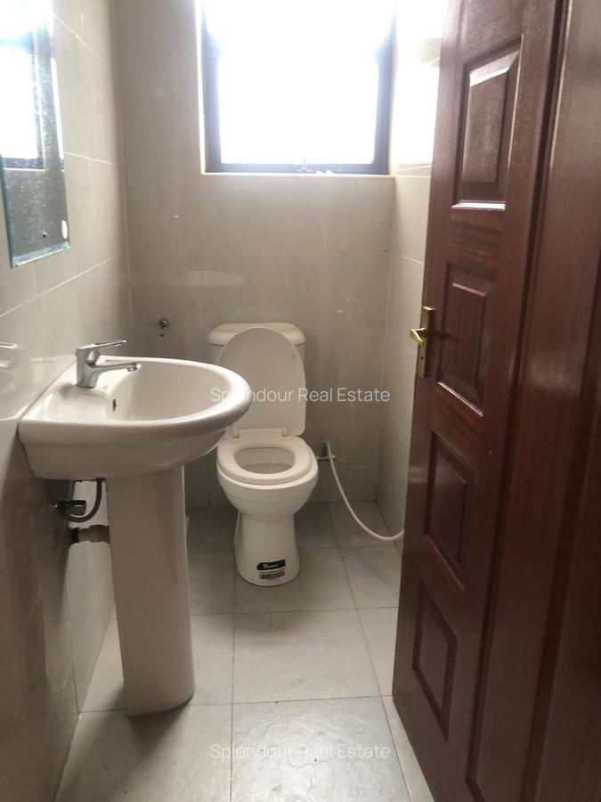 3 Bed Apartment with En Suite in Parklands - 5