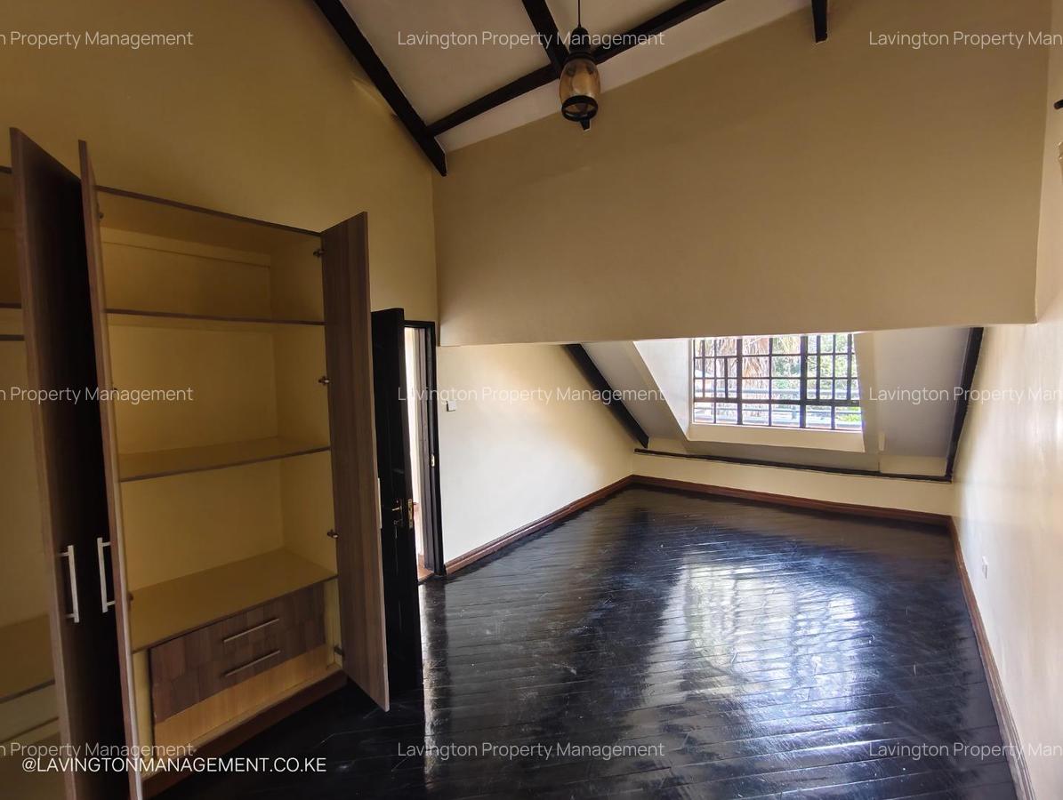 5 Bed Townhouse with En Suite at Lavington Green - 16