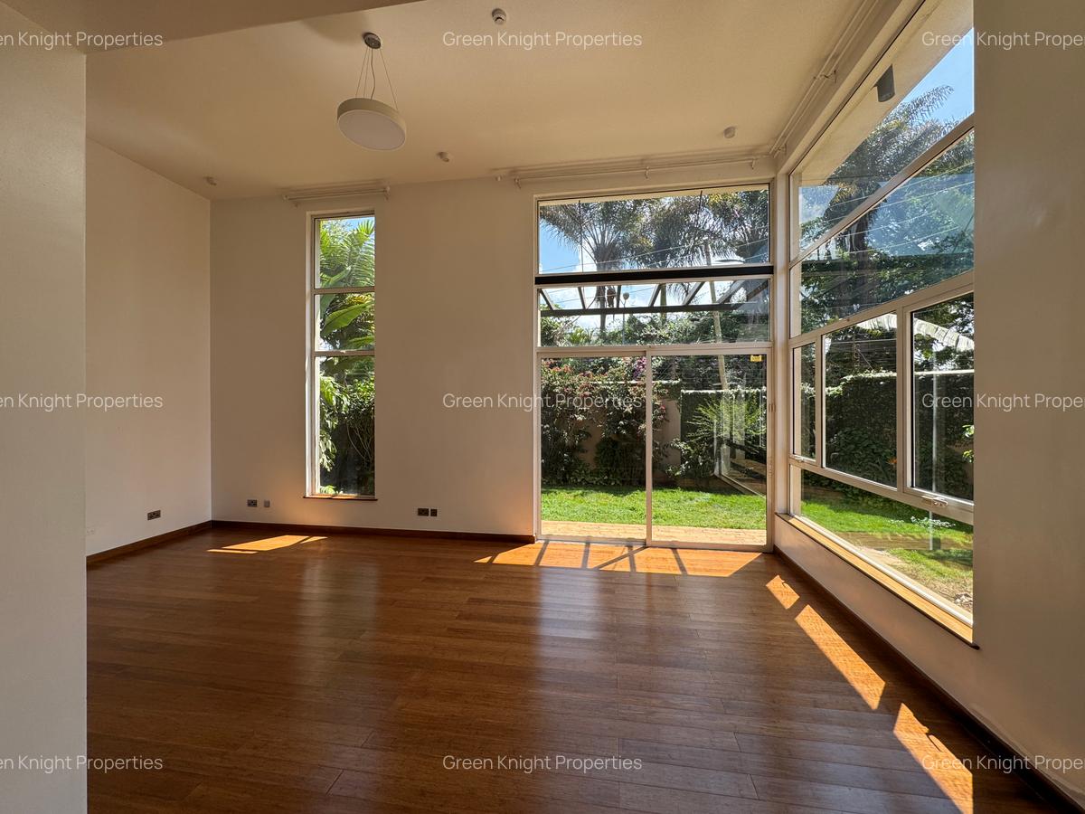 4 Bed Townhouse with En Suite in Lavington - 12