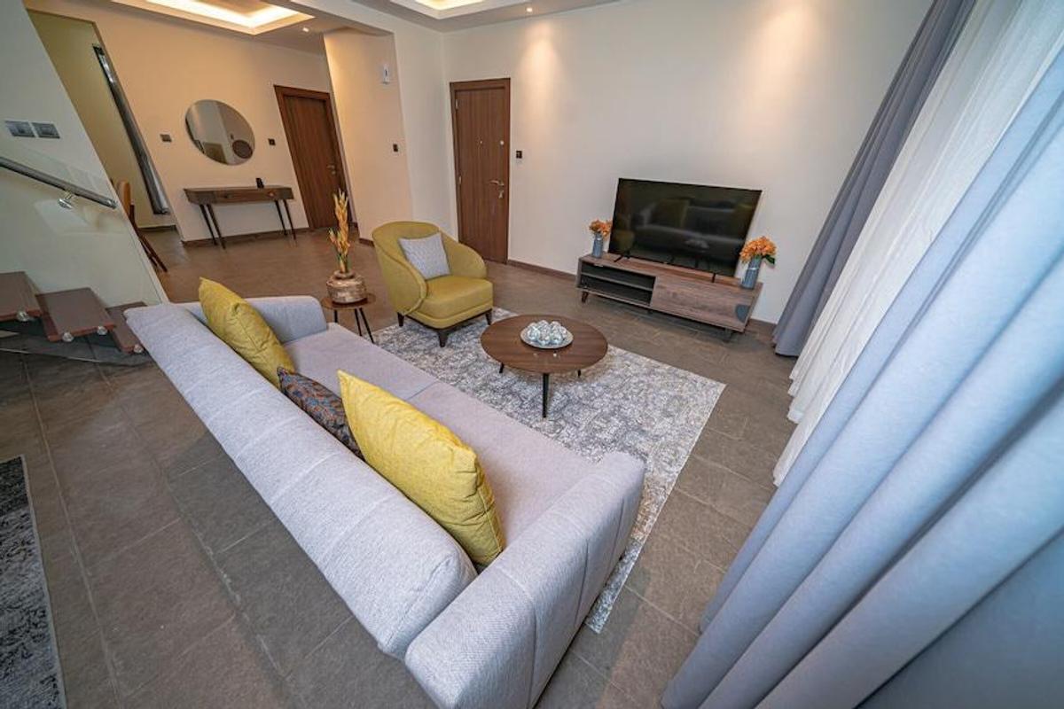 Serviced 2 Bed Apartment with En Suite at Spring Valley - 9