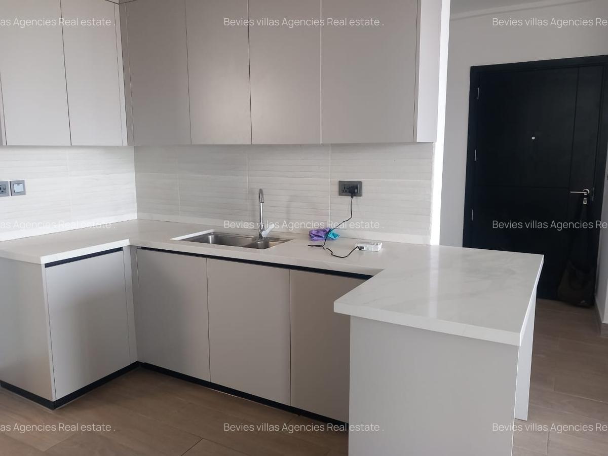 3 Bed Apartment with En Suite in Riverside - 6