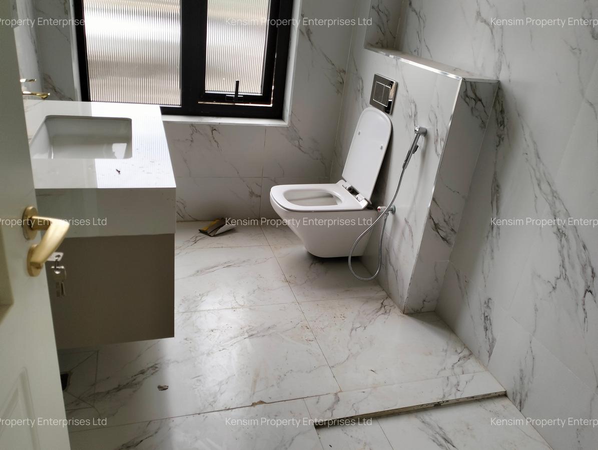 5 Bed Townhouse with En Suite in Lavington - 20