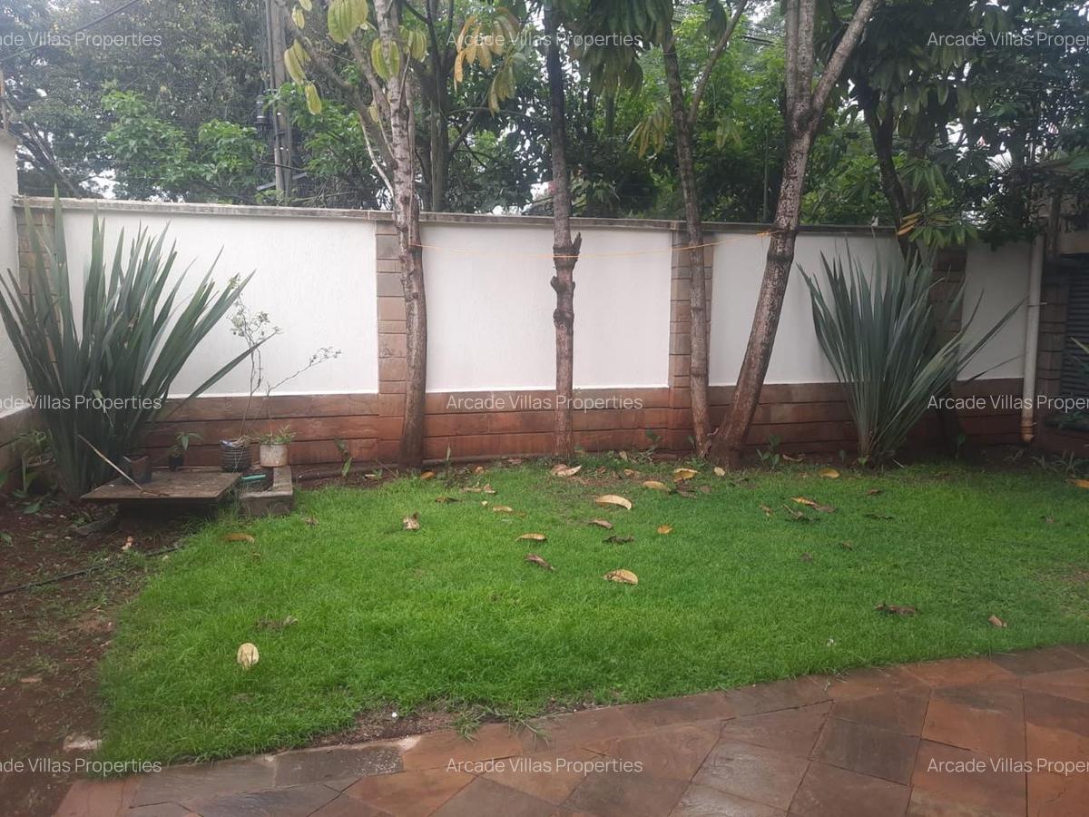 5 Bed Townhouse with En Suite in Lavington - 11