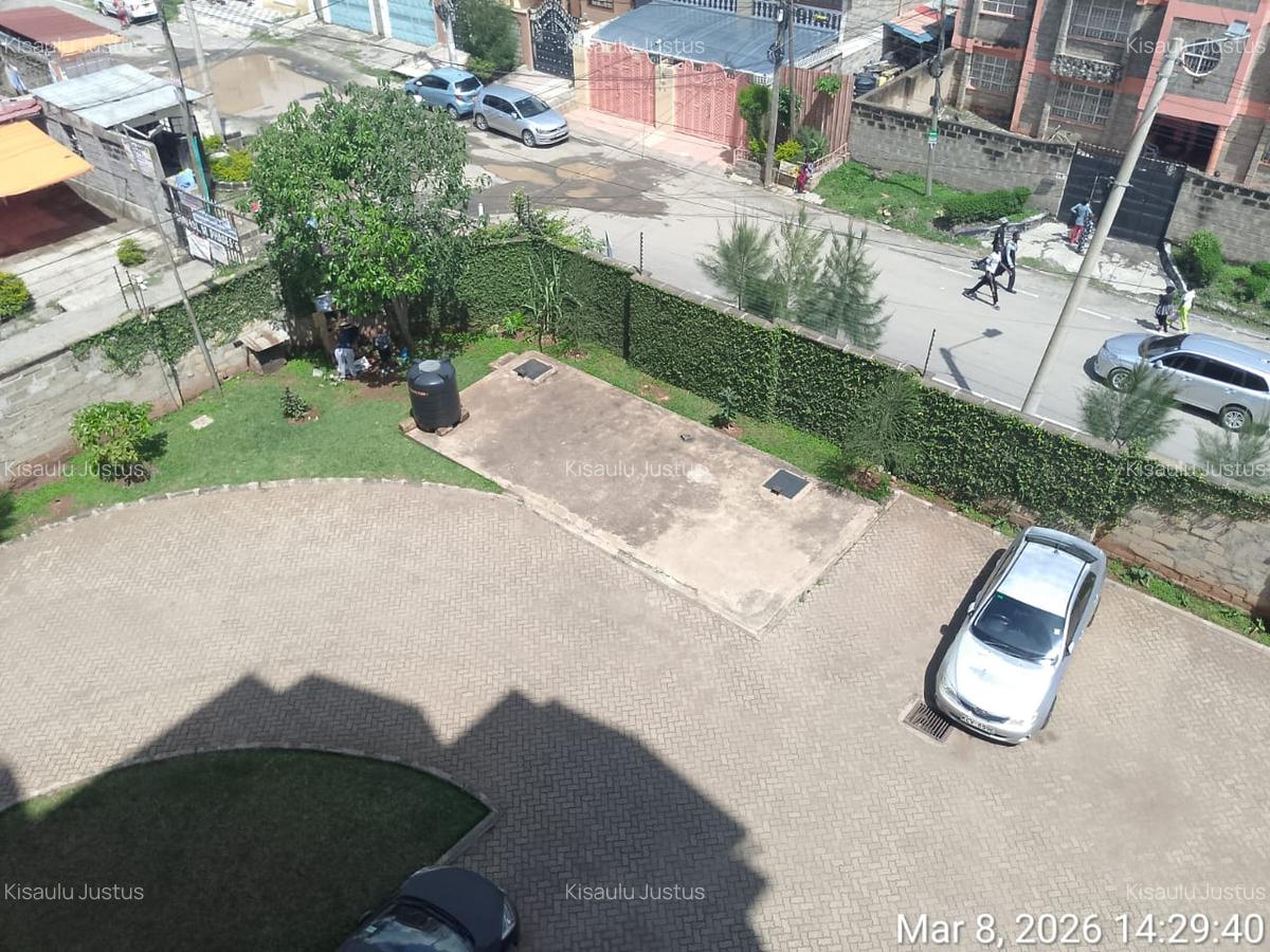 2 Bed Apartment with En Suite at Donholm - 7