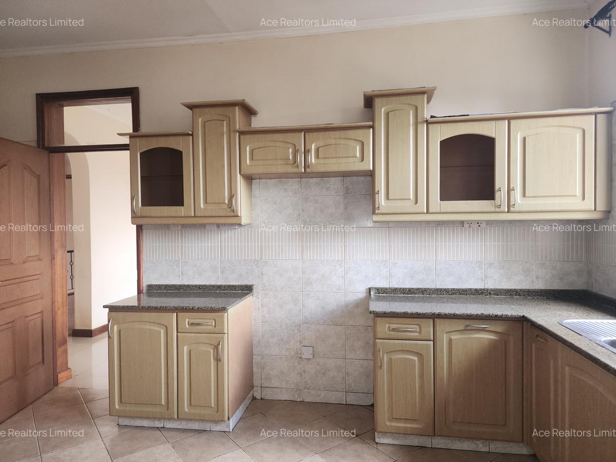 3 Bed Apartment with En Suite at Near Mp Shah Hospital - 2