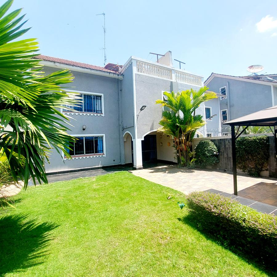 5 Bed Townhouse with En Suite at Lavington - 8