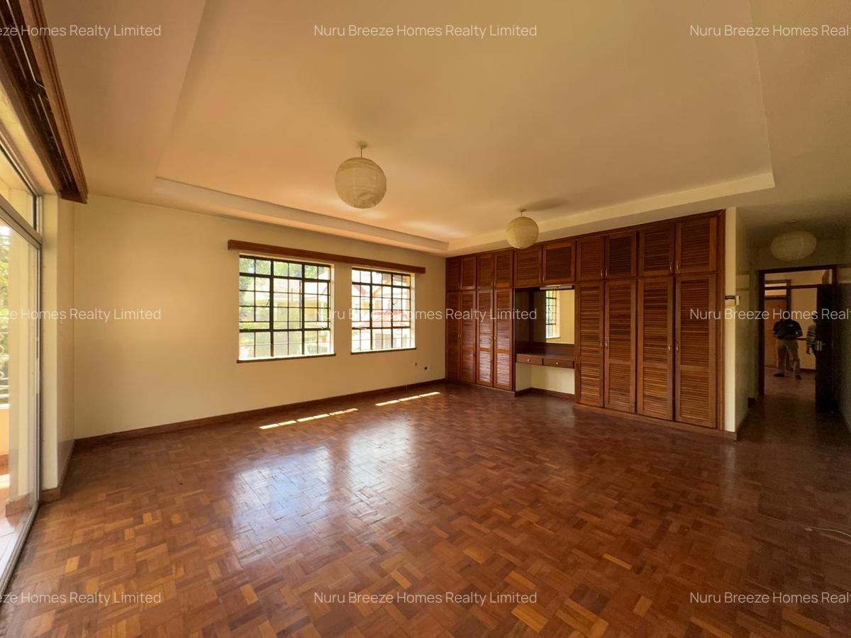 5 Bed House with En Suite in Runda - 18