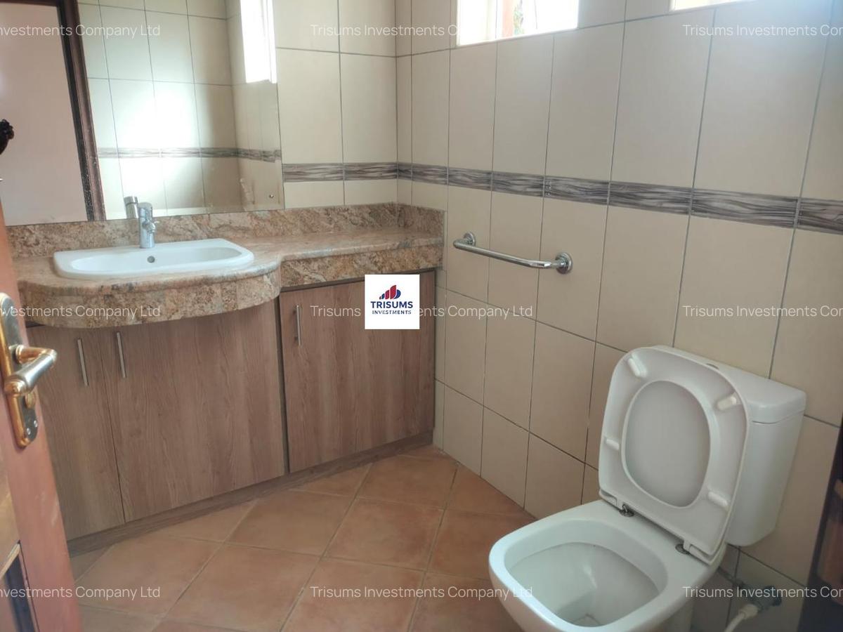 4 Bed Townhouse with En Suite in Westlands Area - 15