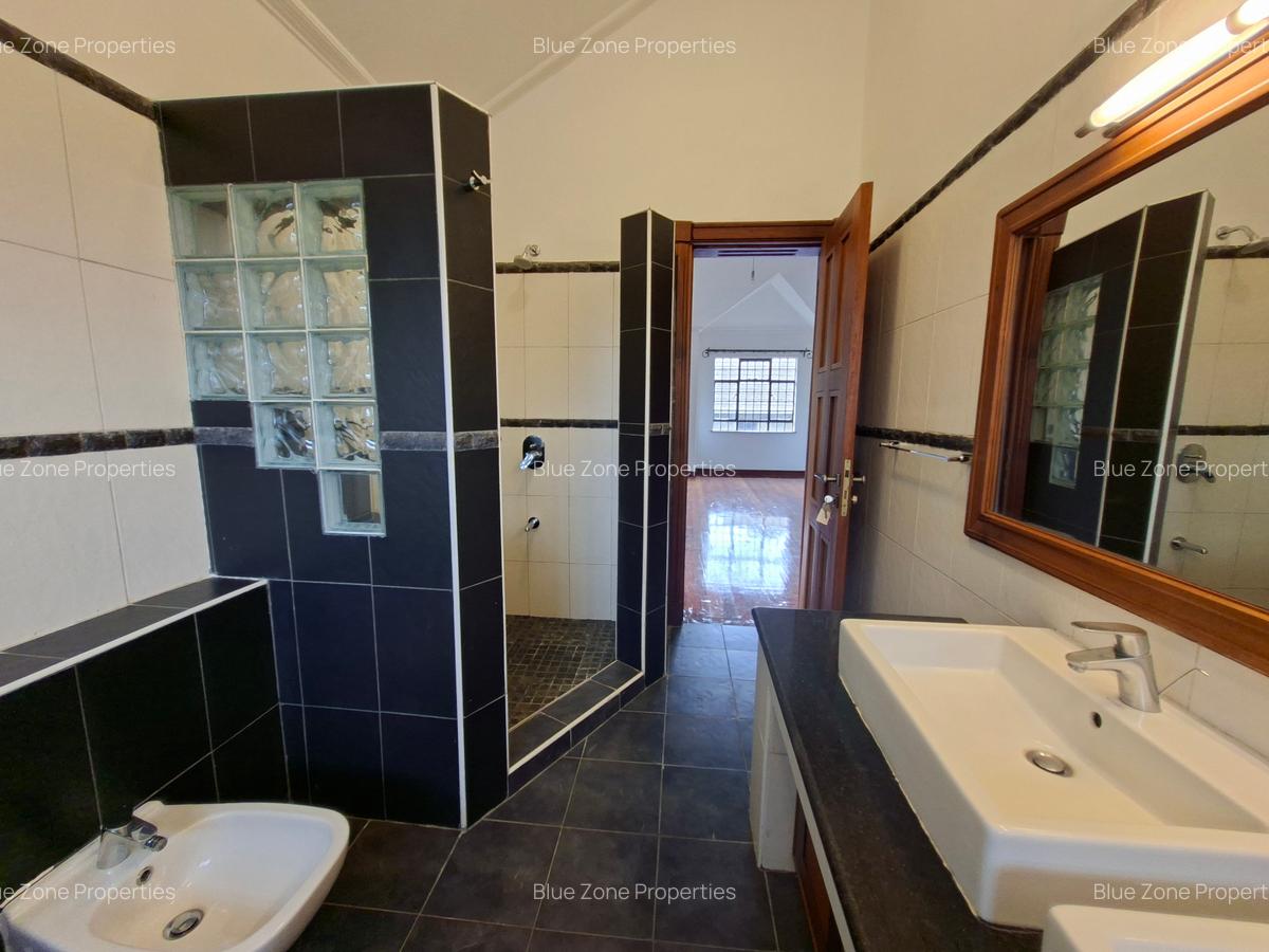 4 Bed Townhouse with En Suite at Off Peponi Rd - 16