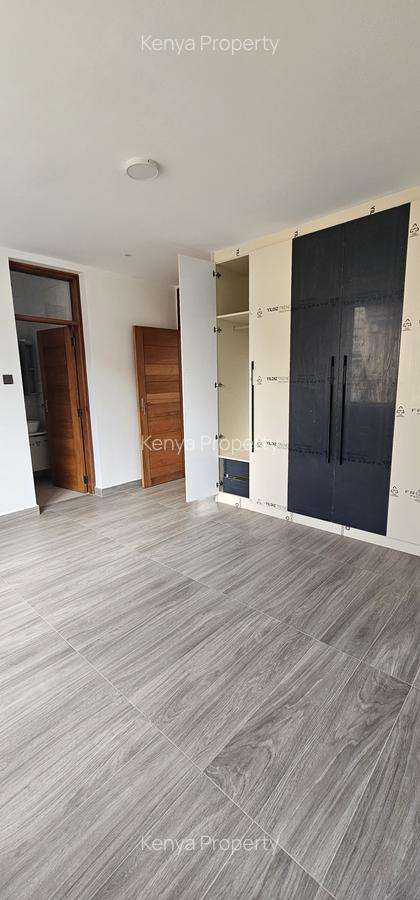 5 Bed Townhouse with En Suite at Off James Gichuru Road - 20
