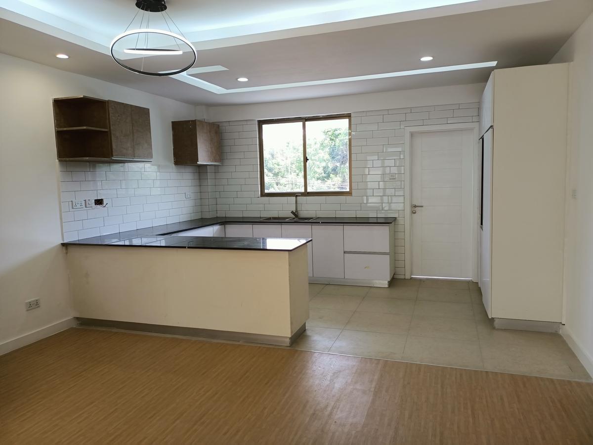 4 Bed Apartment with En Suite in Lavington - 15