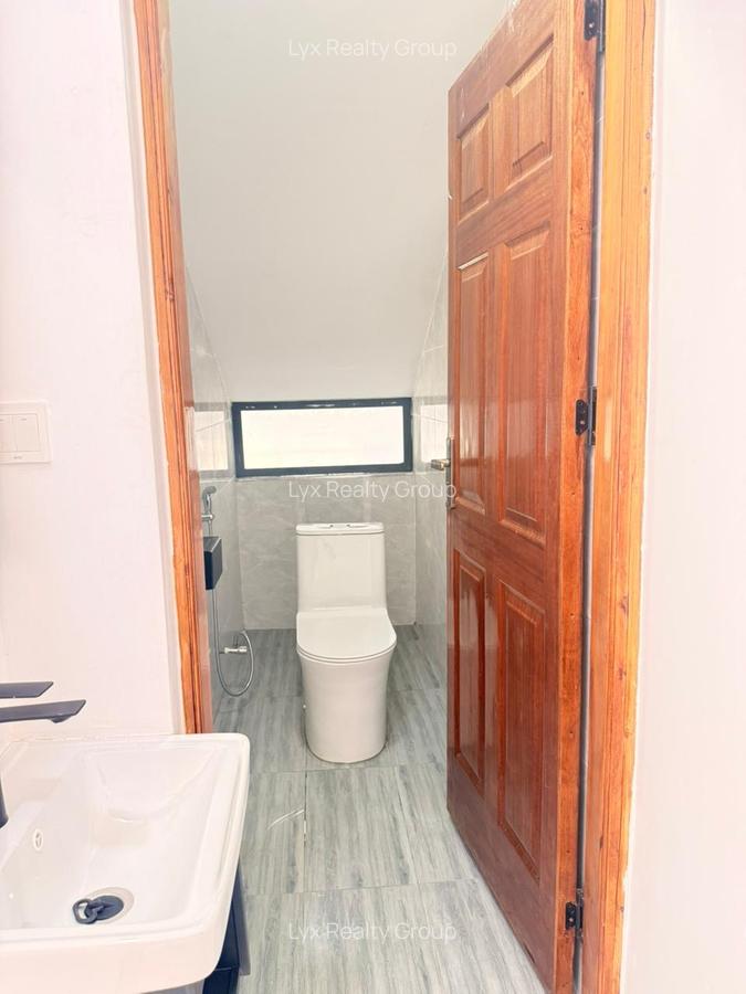 5 Bed Townhouse with En Suite at Ruiru Mugutha - 8