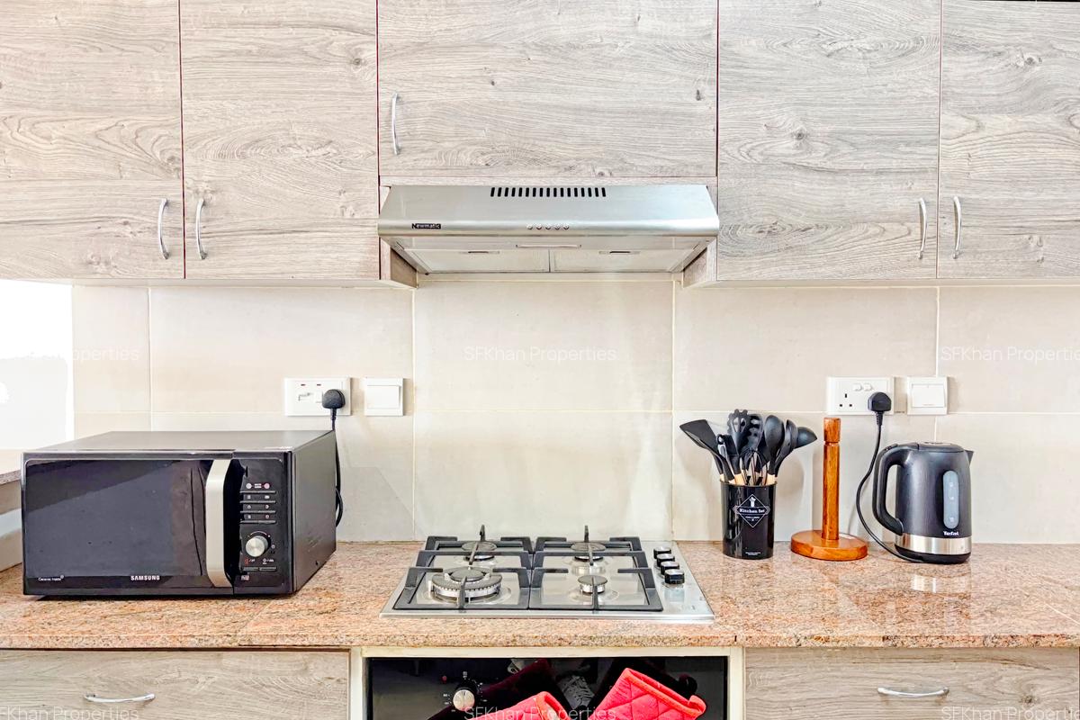 Furnished 2 Bed Apartment with En Suite at Lantana Road - 16