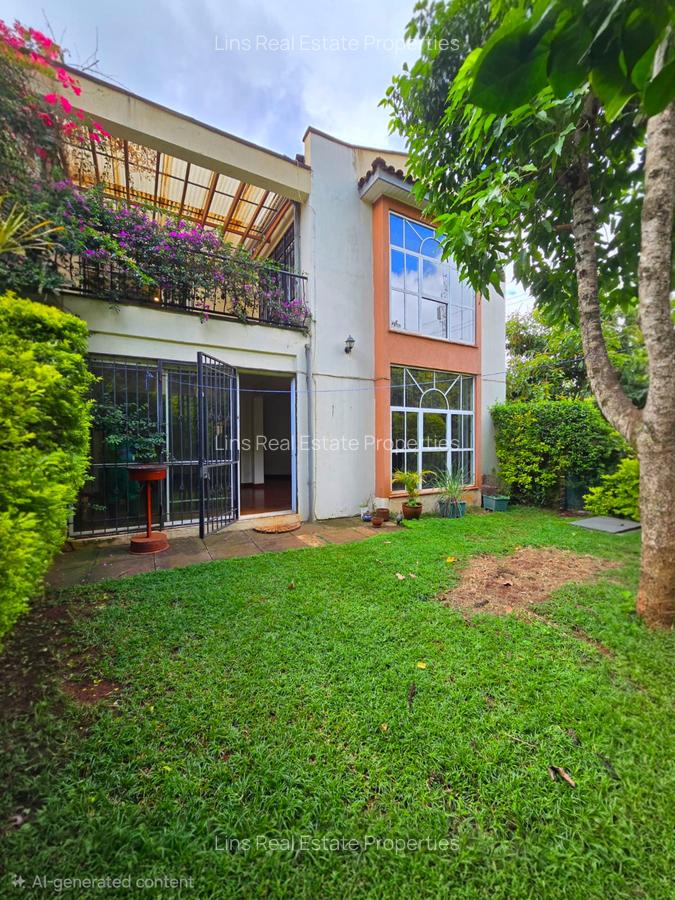 5 Bed Townhouse with En Suite in Brookside - 1