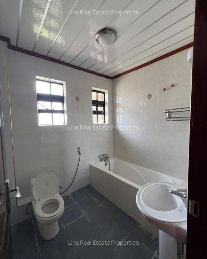 7 Bed House with En Suite in Runda - 10