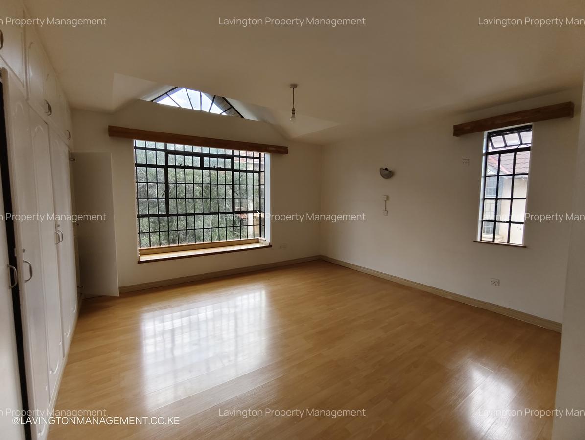 4 Bed Apartment with En Suite at Lavington Green - 6