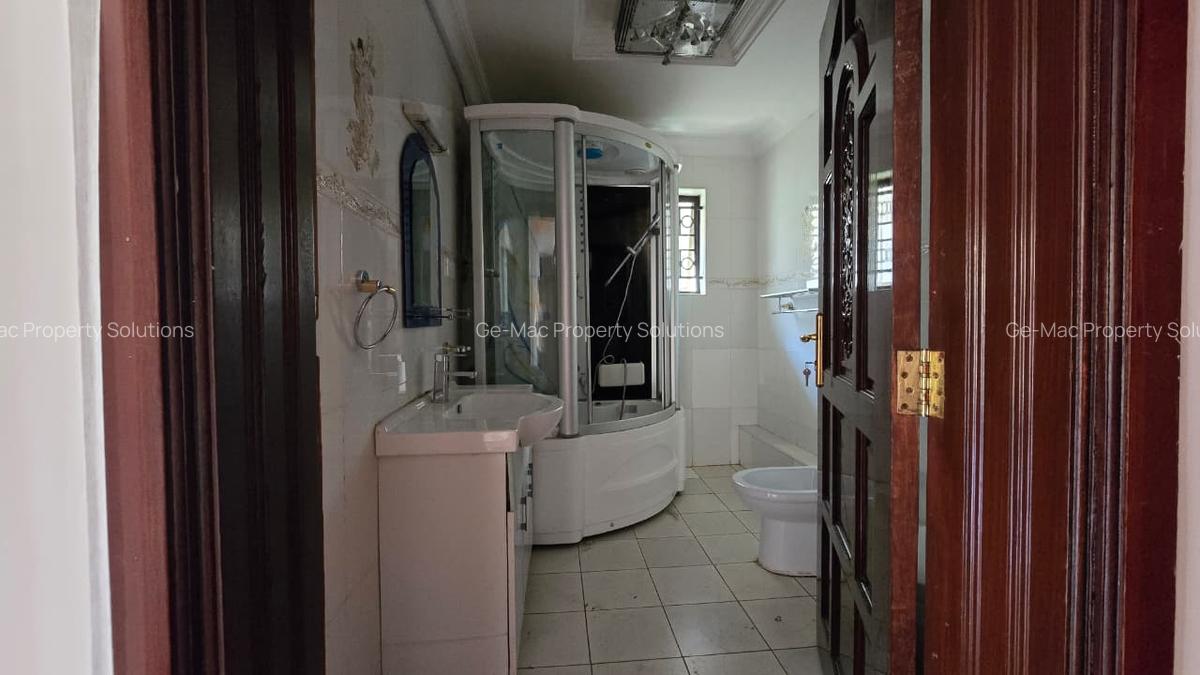 4 Bed Townhouse with En Suite in Lavington - 11