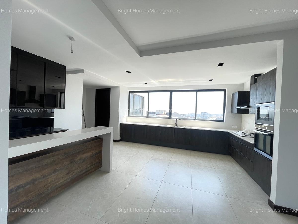 5 Bed Apartment with En Suite in Westlands Area - 11