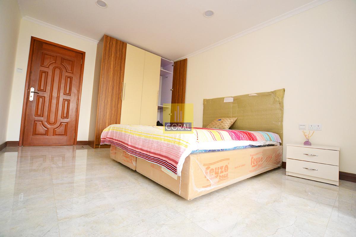 3 Bed Apartment with En Suite in Lavington - 8