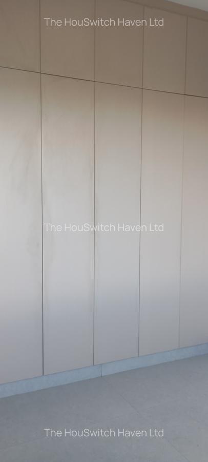 3 Bed Apartment with En Suite at Brookside - 6