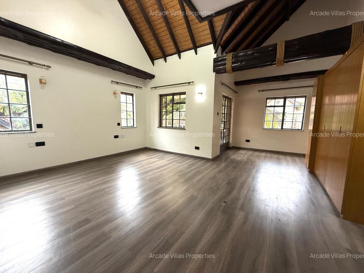 5 Bed Villa with En Suite in Lavington - 17