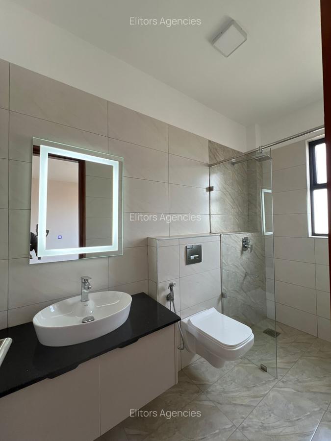 3 Bed Apartment with En Suite at Parklands Road - 15